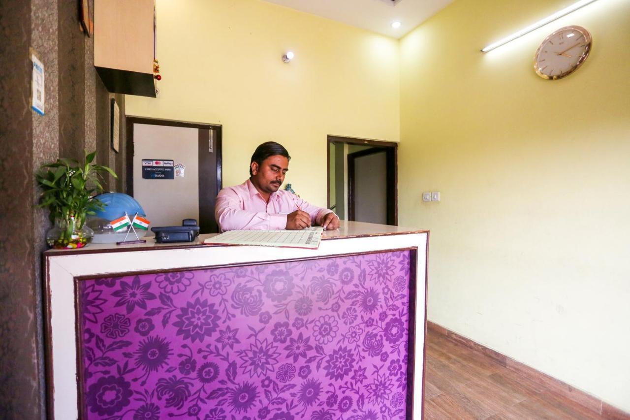 Spot On 72060 Hotel Kaushik Kakarmatha Ngoại thất bức ảnh