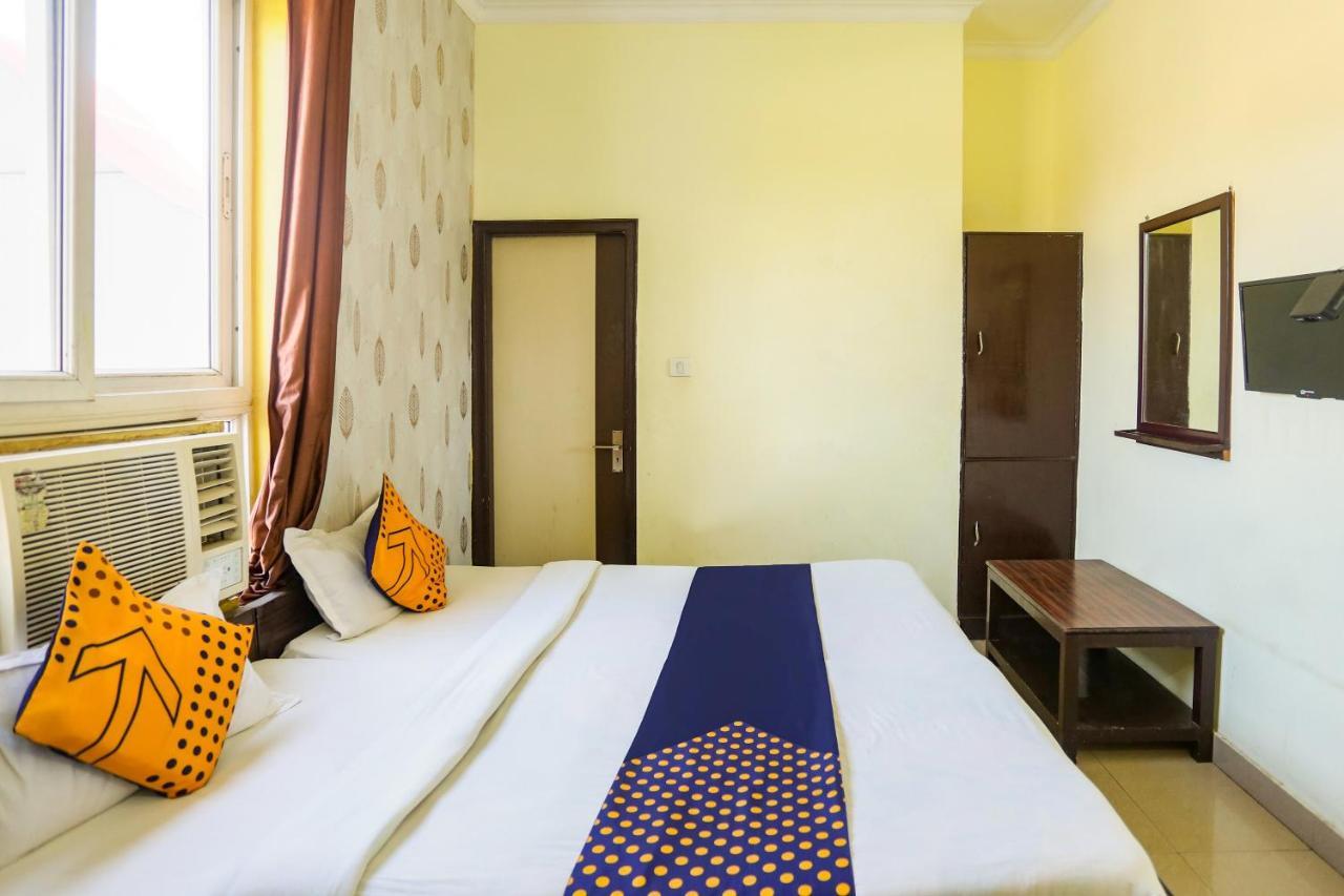 Spot On 72060 Hotel Kaushik Kakarmatha Ngoại thất bức ảnh